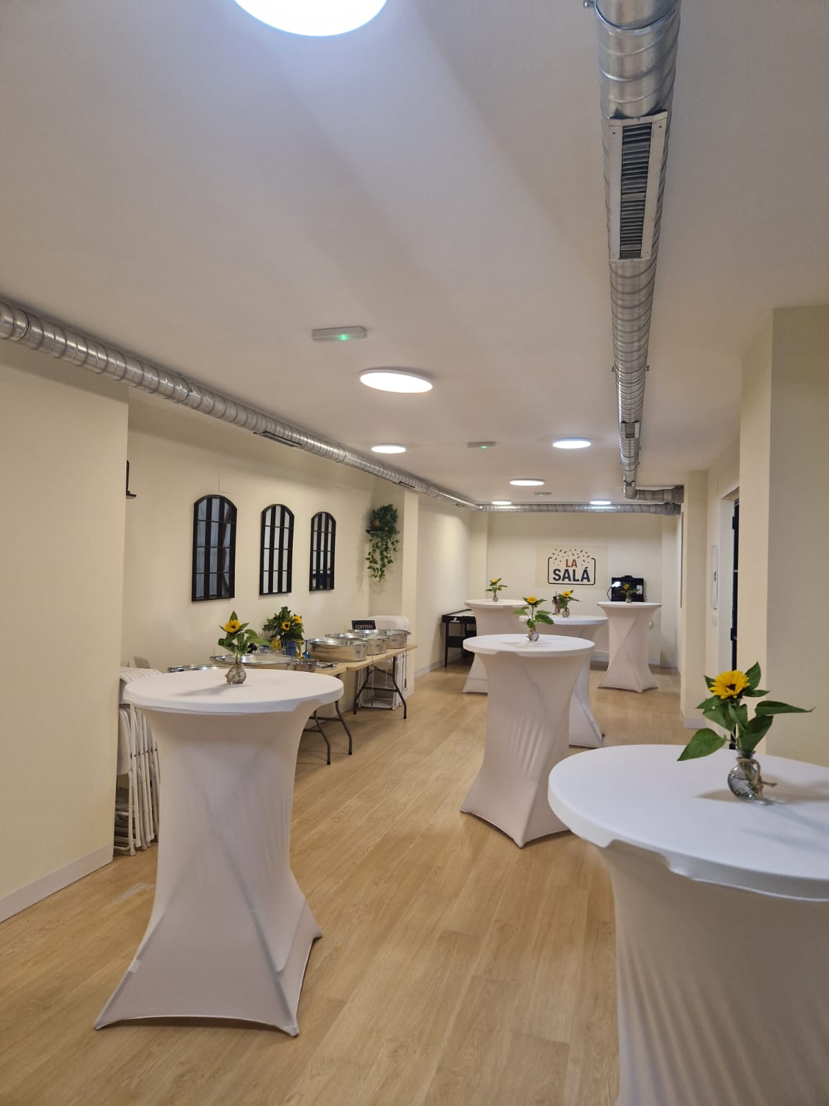 Sala decorada para celebración